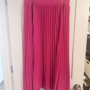 Elegant Pink Pleated Skirt